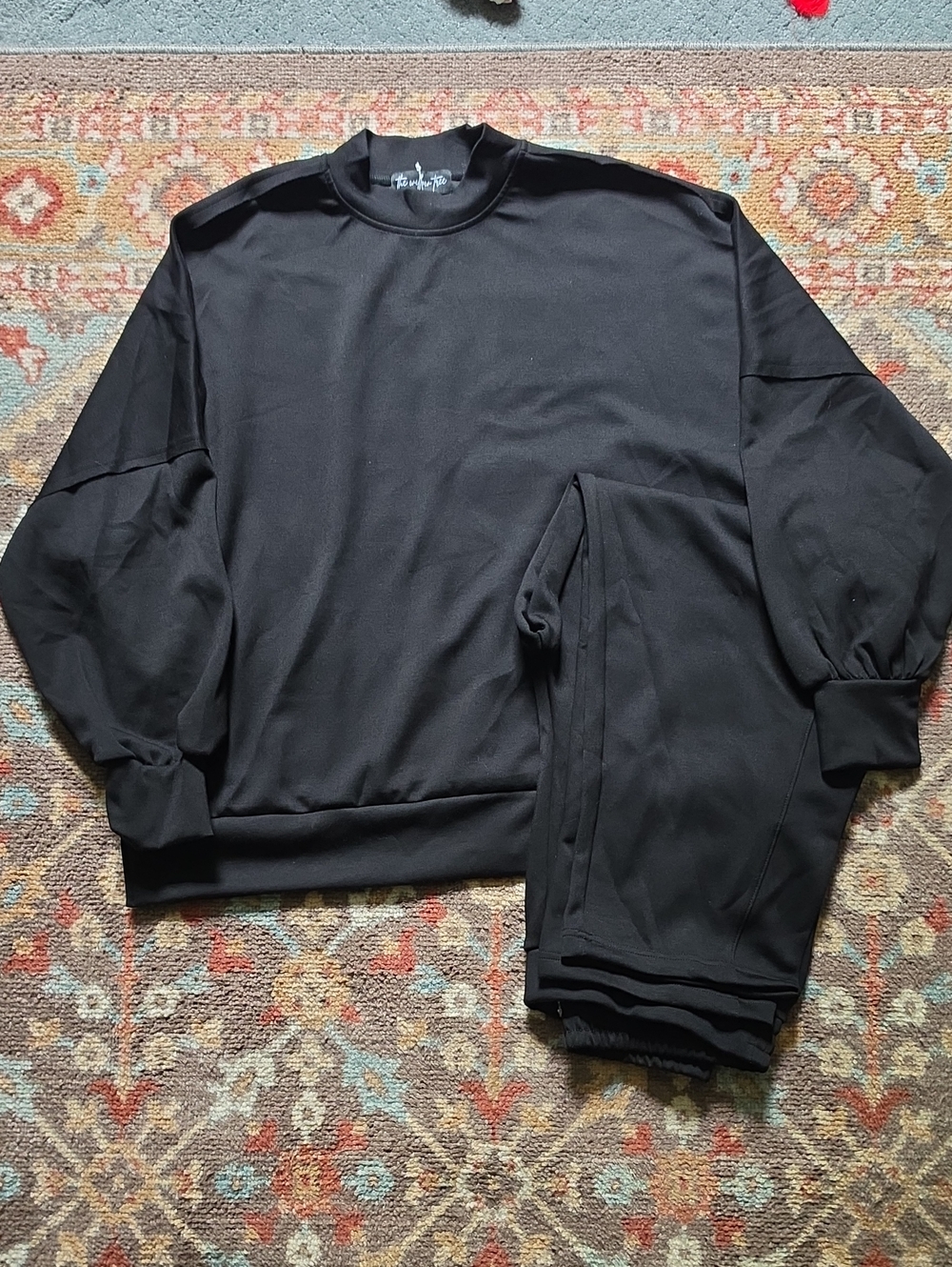 Women's Black Relaxed Crewneck Sweatshirt and Jogger Set 1